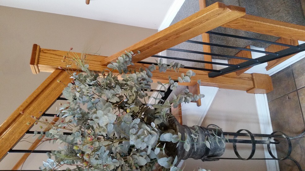 More Photos Of 601 N Shore Dr, Jeffersonville Medical For Sale