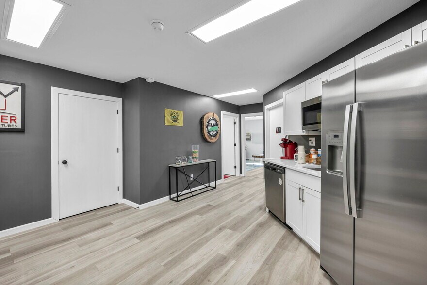 More Photos Of 1824 E Broad St, Columbus Office Residential For Lease