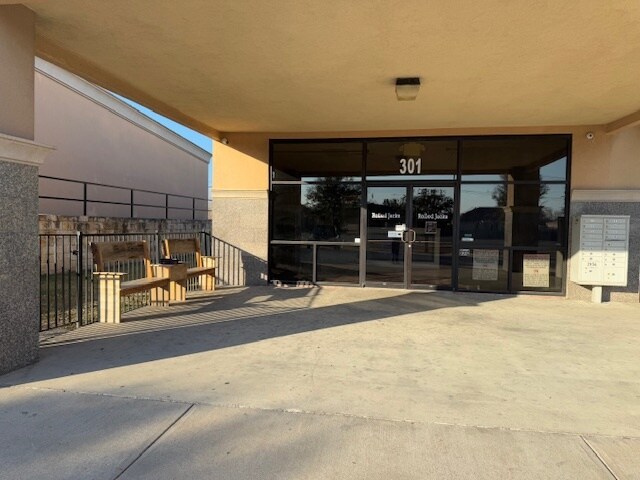 More Photos Of 311 E Stan Schlueter Loop, Killeen Storefront For Lease