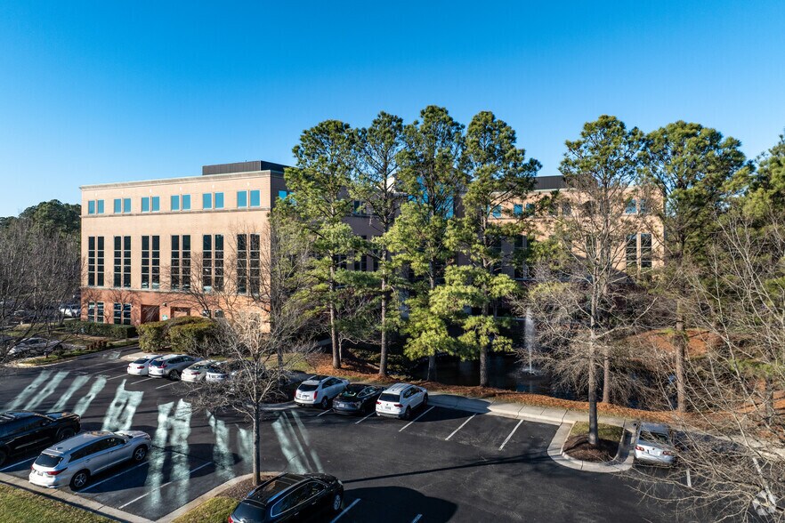 More Photos Of 477 Viking Dr, Virginia Beach Office For Lease