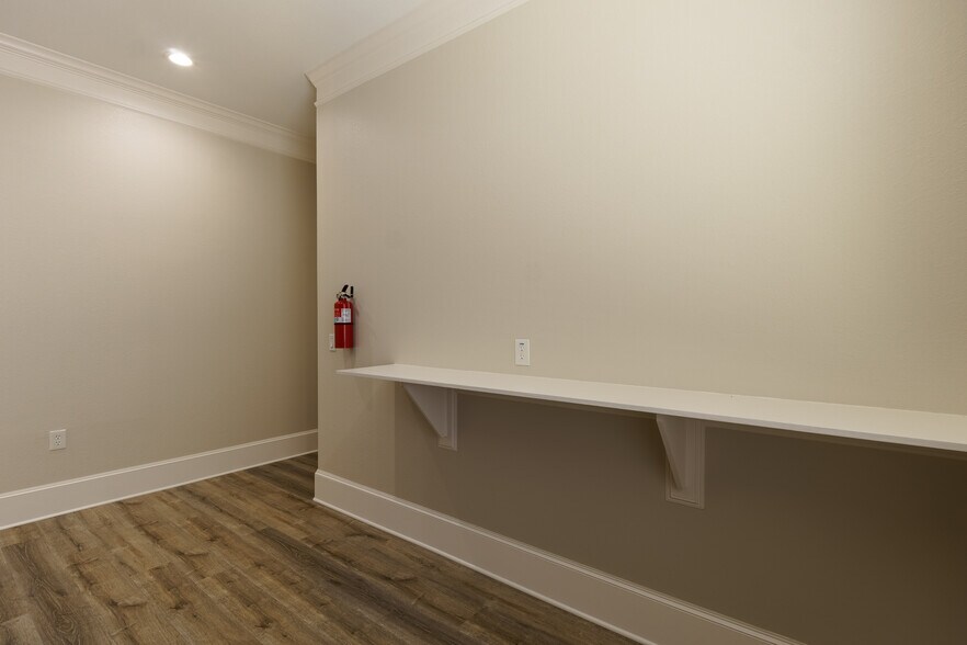 More Photos Of 19539 Champion Forest Dr, Spring Medical For Sale