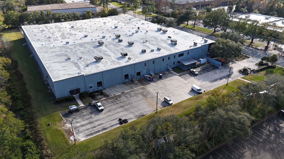 More Photos Of 8040 Bayberry Rd, Jacksonville Unknown For Lease