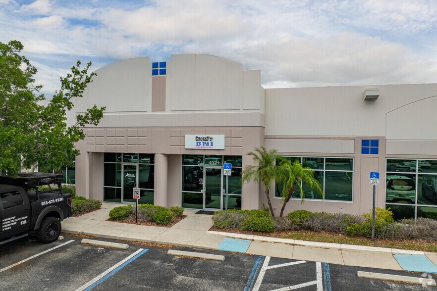 More Photos Of 4015-4037 Crescent Park Dr, Riverview Flex For Lease