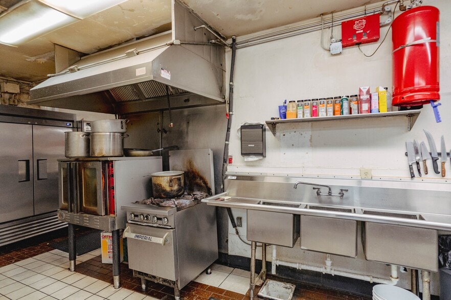 More Photos Of 5159 CA-140, Mariposa General Retail For Sale