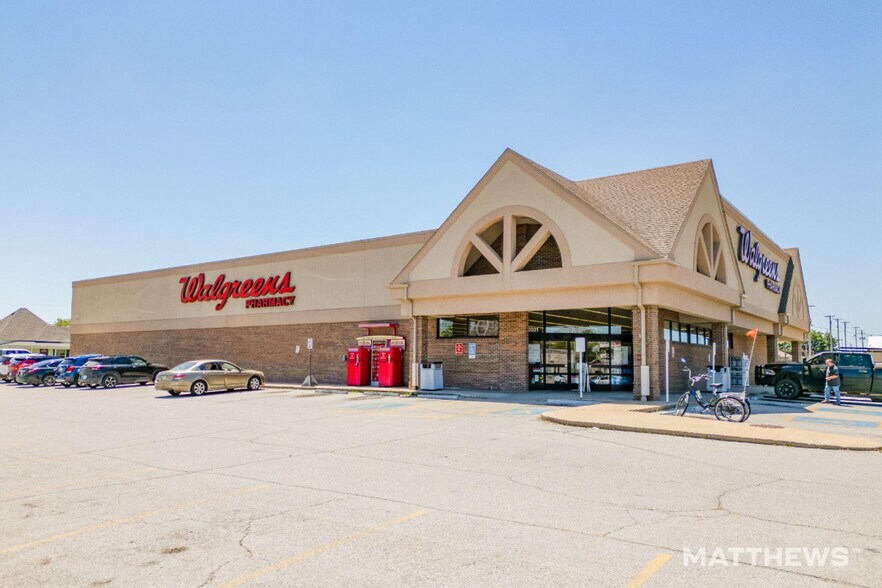 Primary Photo Of 2140 Peoria Rd, Springfield Drugstore For Sale