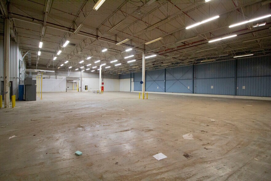 More Photos Of 126 Avenue C, Springfield Manufacturing For Sale