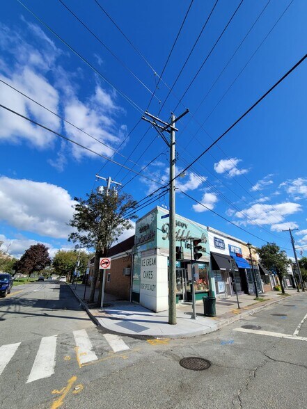 More Photos Of 84 Hillside Ave, Williston Park Restaurant For Lease