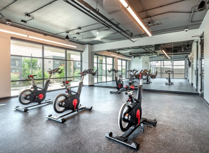 More Photos Of 411 W Commerce St, Dallas Apartments For Lease