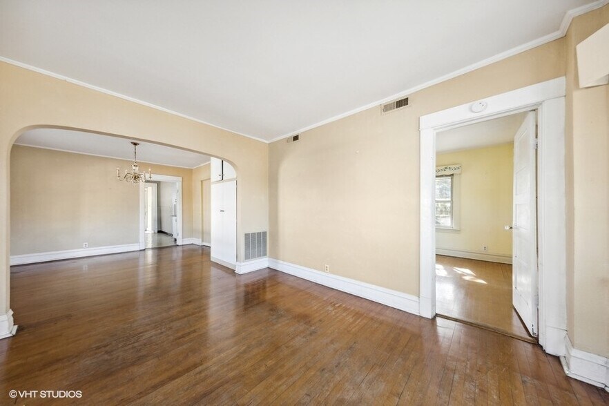 More Photos Of 110-112 Willow Ave, Wheaton Storefront Retail Residential For Sale