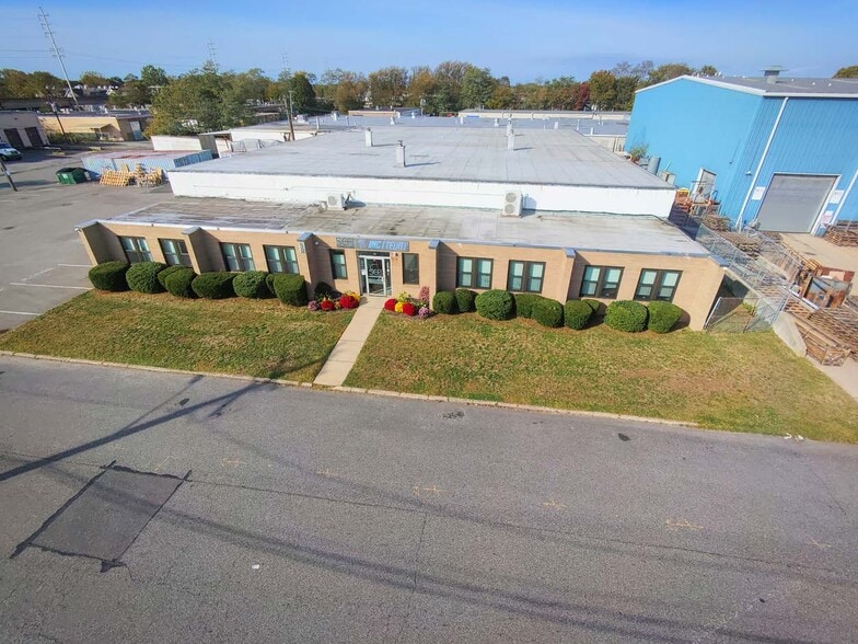 Primary Photo Of 50 E Ranick Dr, Amityville Industrial For Sale