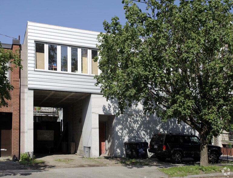 More Photos Of 134 Osler St, Toronto Service For Lease