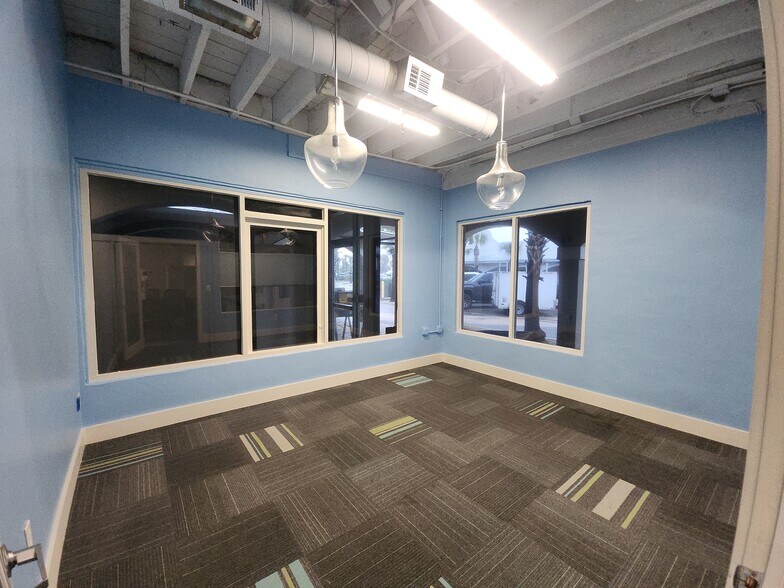 More Photos Of 333 1st St N, Jacksonville Beach Office For Lease