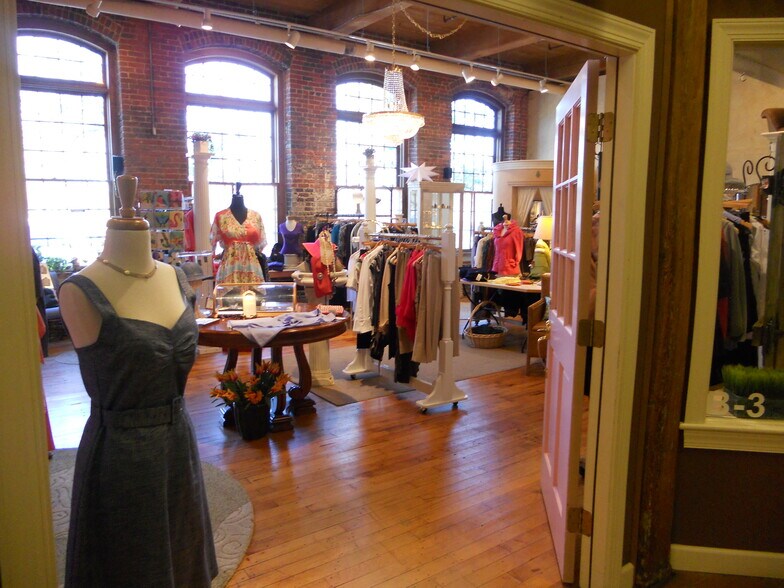 More Photos Of 200-310 N Greensboro St, Carrboro Unknown For Lease