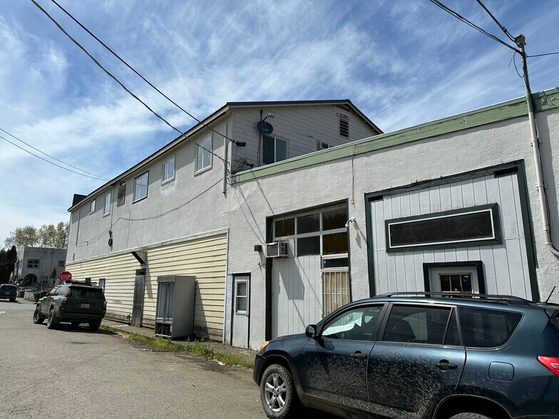 More Photos Of 722 Locust St, Garberville Storefront Retail Residential For Sale