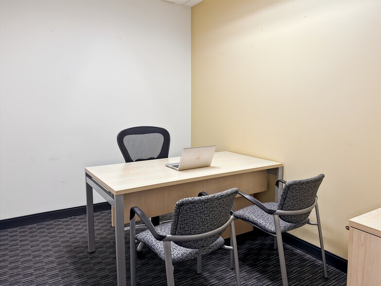More Photos Of 8403 Colesville Rd, Silver Spring Coworking Space