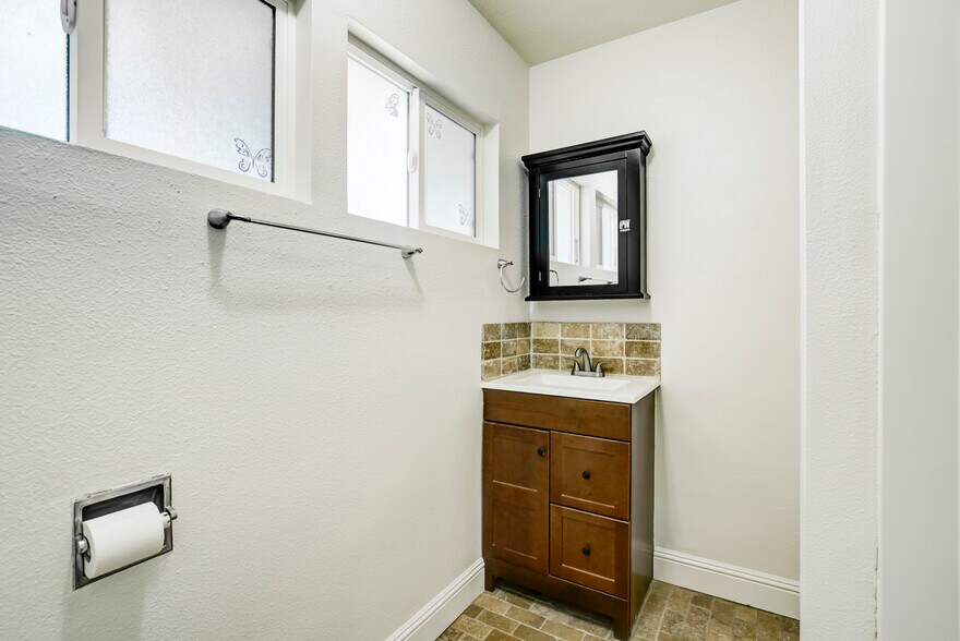 More Photos Of 2371 Mentone Ave, Mentone Apartments For Sale