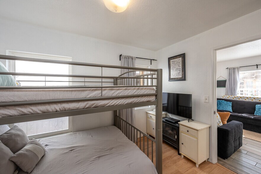 More Photos Of 830-832 Pismo Ct, San Diego Apartments For Sale