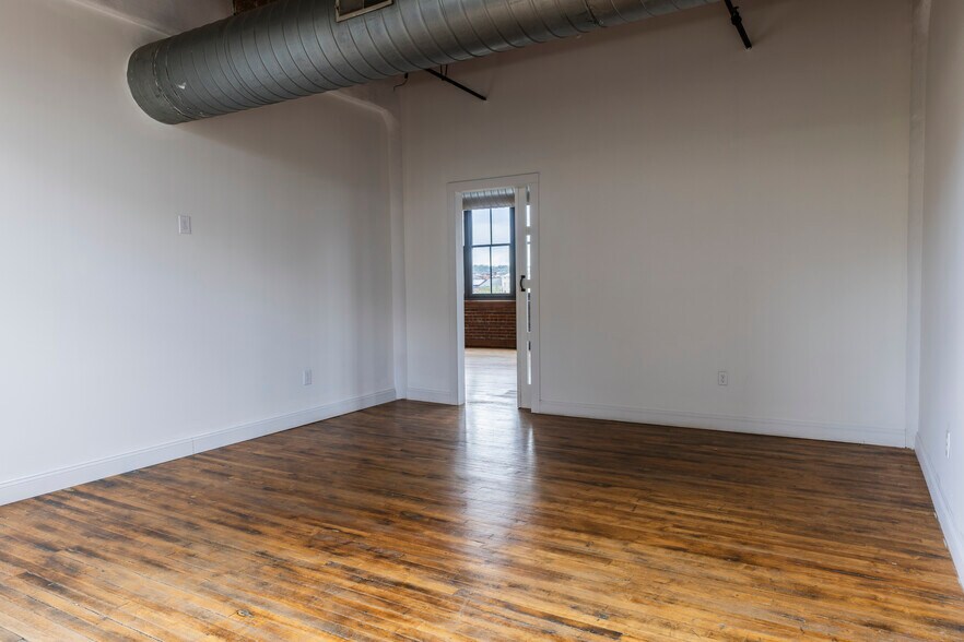 More Photos Of 1100 Sycamore St, Cincinnati Loft Creative Space For Lease