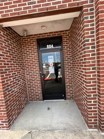 More Photos Of 707 S Main St, Burlington Manufacturing For Lease