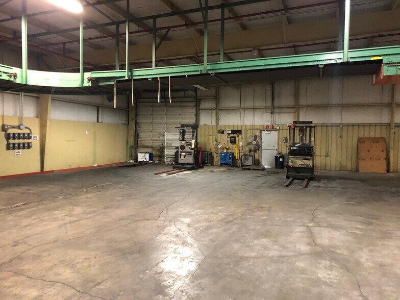 More Photos Of 398 Vinita Allen Rd, Atoka Warehouse For Lease