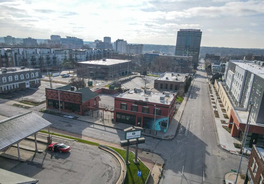 More Photos Of 917 W 44th St, Kansas City Restaurant For Sale