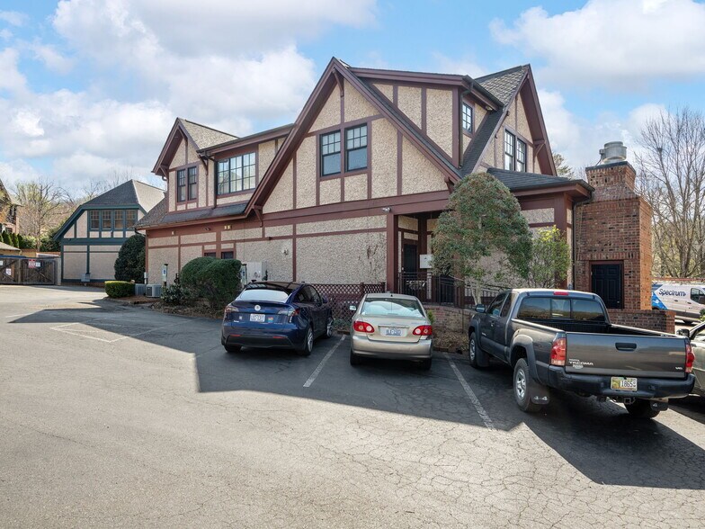 More Photos Of 10 E Market St, Black Mountain General Retail For Sale