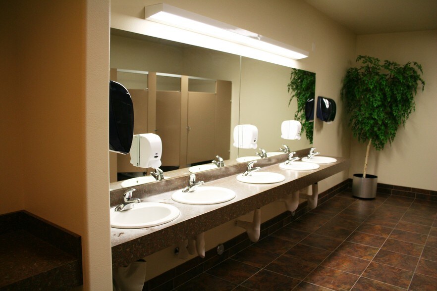 More Photos Of 555-561 E 1860 S, Provo Office For Sale