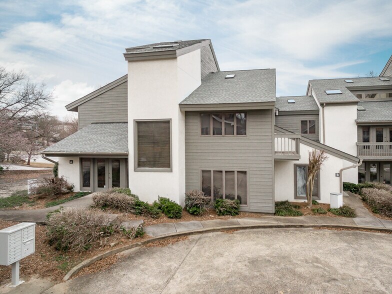 More Photos Of 1010 E North St, Greenville Loft Creative Space For Lease