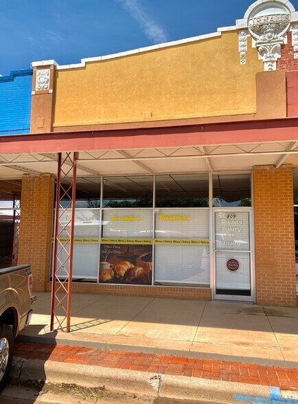 More Photos Of 809 Main Ave, Ralls Storefront Retail Office For Sale
