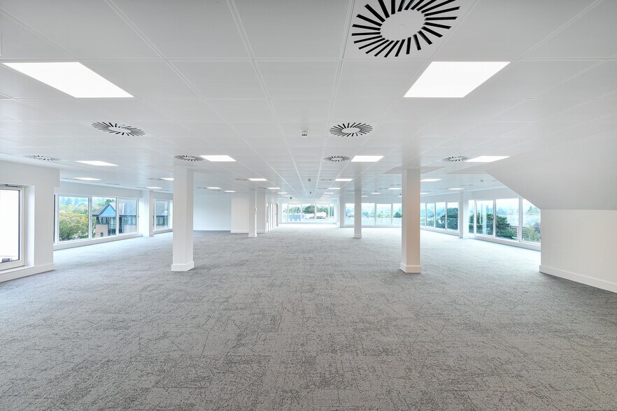 More Photos Of 45 London Rd, Reigate Office For Sale