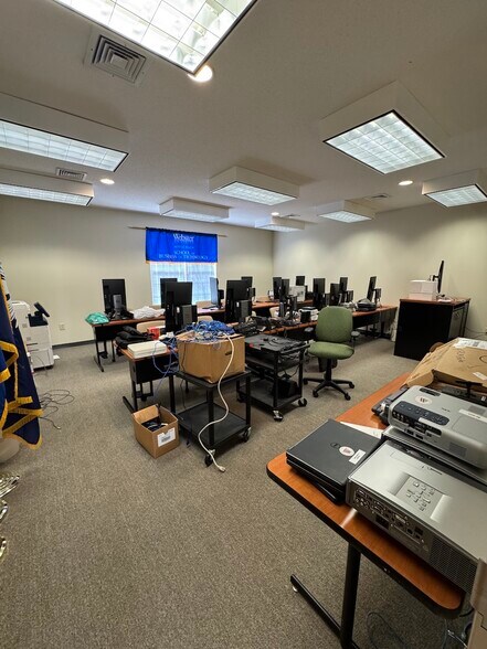 More Photos Of 4589 Oleander Dr, Myrtle Beach Office For Sale