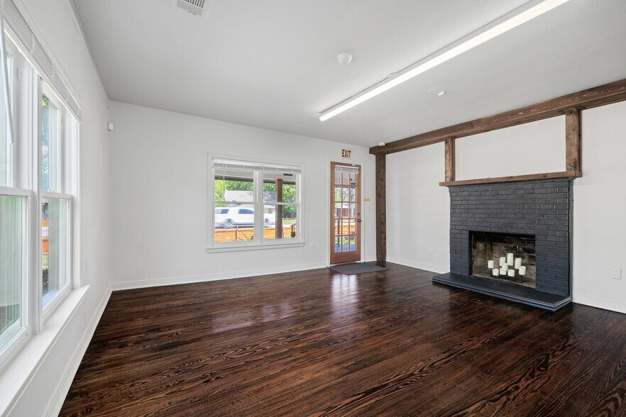 More Photos Of 148 Elm St, Keller Freestanding For Sale