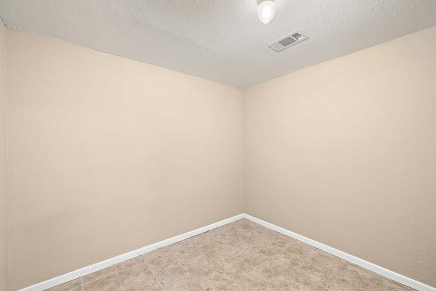 More Photos Of 1306 W Cameron Ave, Rockdale Religious Facility For Sale