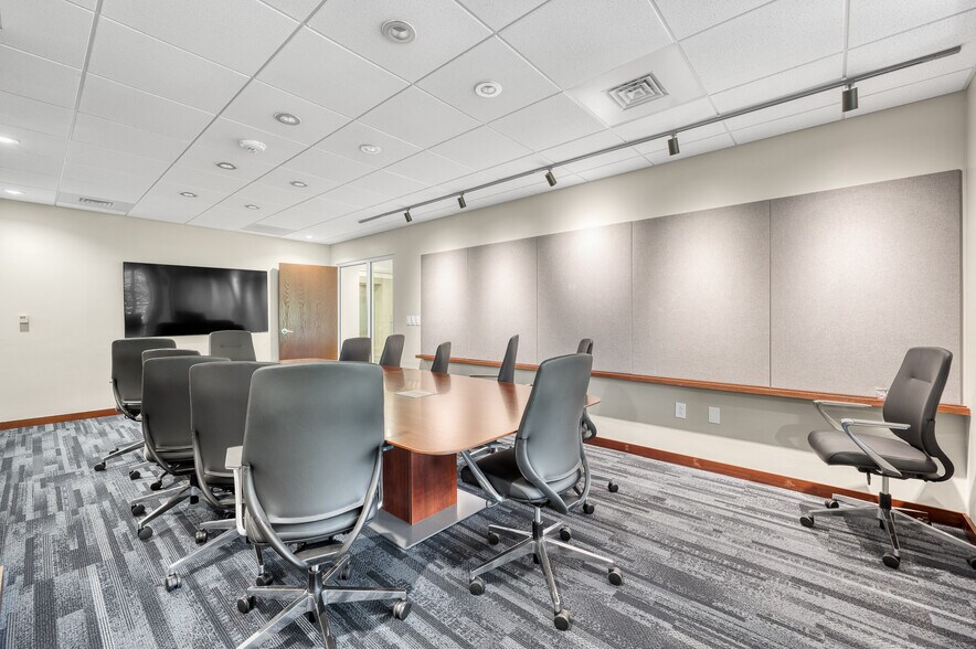 More Photos Of 151 Meeting St, Charleston Office Residential For Lease