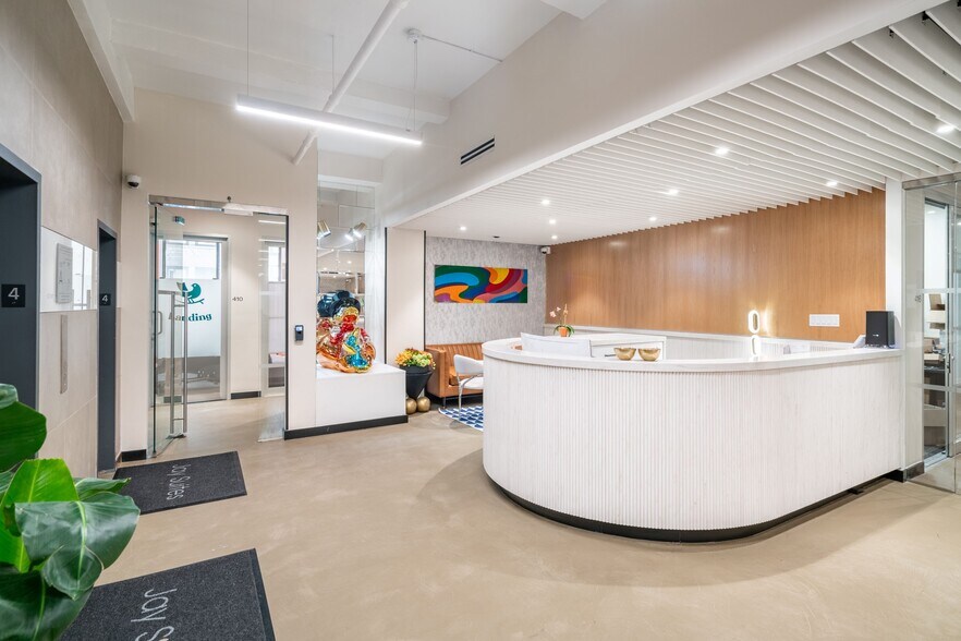 More Photos Of 159 W 25th St, New York Coworking Space