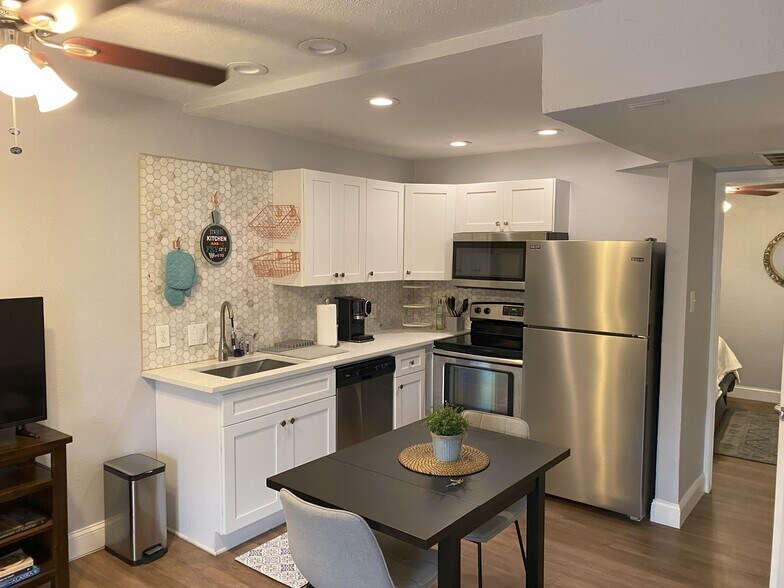 More Photos Of 4004 Gilbert Ave, Dallas Apartments For Sale