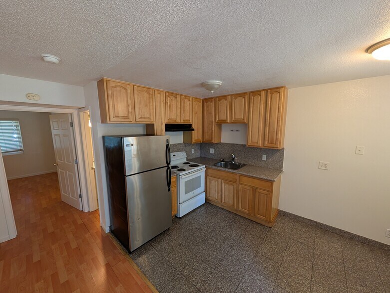 More Photos Of 126 E Jamestown St, Stockton Apartments For Sale
