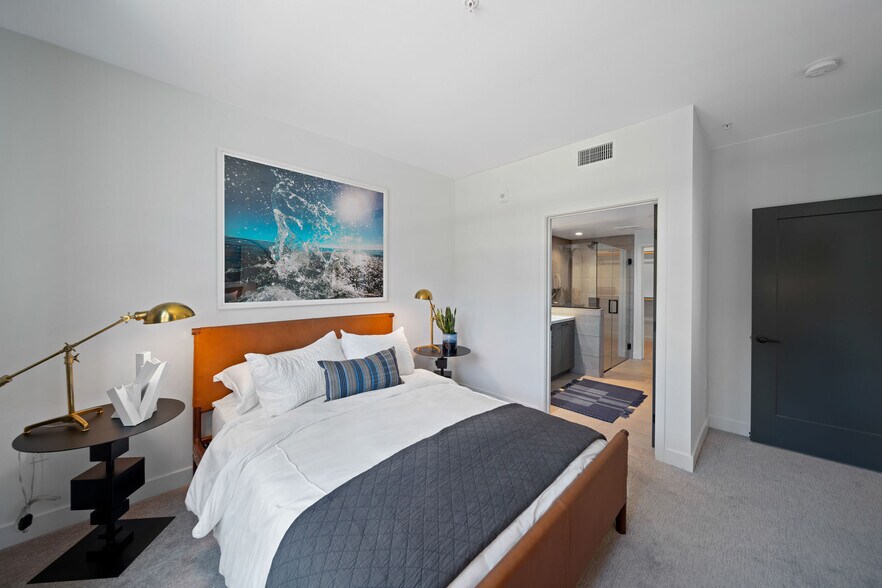 More Photos Of 585 Anton Blvd, Costa Mesa Apartments For Lease