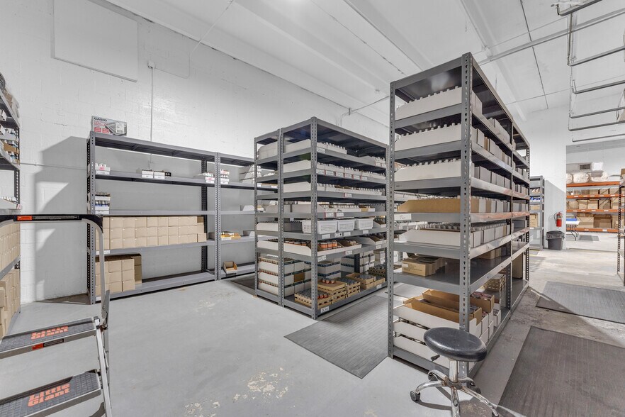 More Photos Of 501-513 Old Griffin Rd, Dania Warehouse For Sale