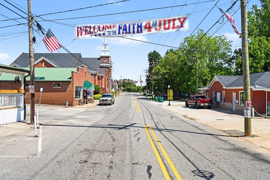 More Photos Of 115 N Main St, Faith Restaurant For Sale