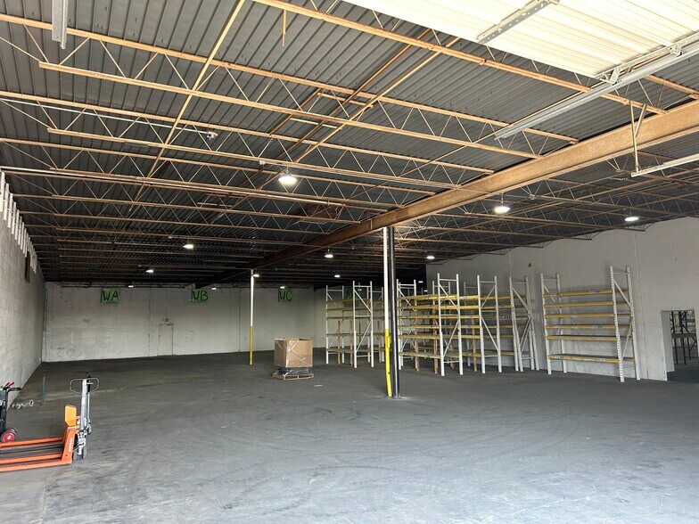 More Photos Of 9300 Southwest Dr, Fort Worth Warehouse For Lease