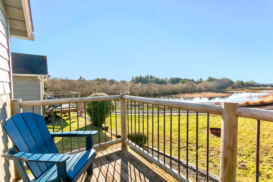 More Photos Of 2013 State Route 105, Grayland Hotel For Sale