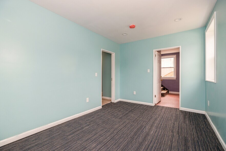 More Photos Of 250 Warren St, Beverly Storefront Retail Residential For Sale