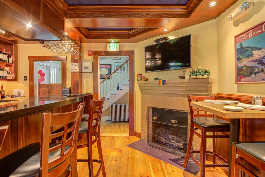 More Photos Of 200 Shore Rd, Ogunquit Restaurant For Sale