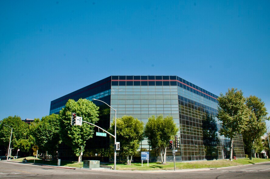 More Photos Of 1501 Hughes Way, Long Beach Office Residential For Lease