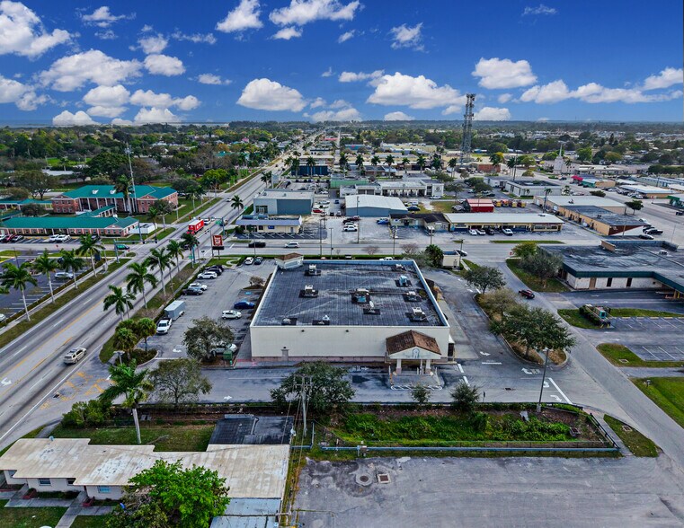 More Photos Of 300 W Sugarland Hwy, Clewiston General Retail For Sale