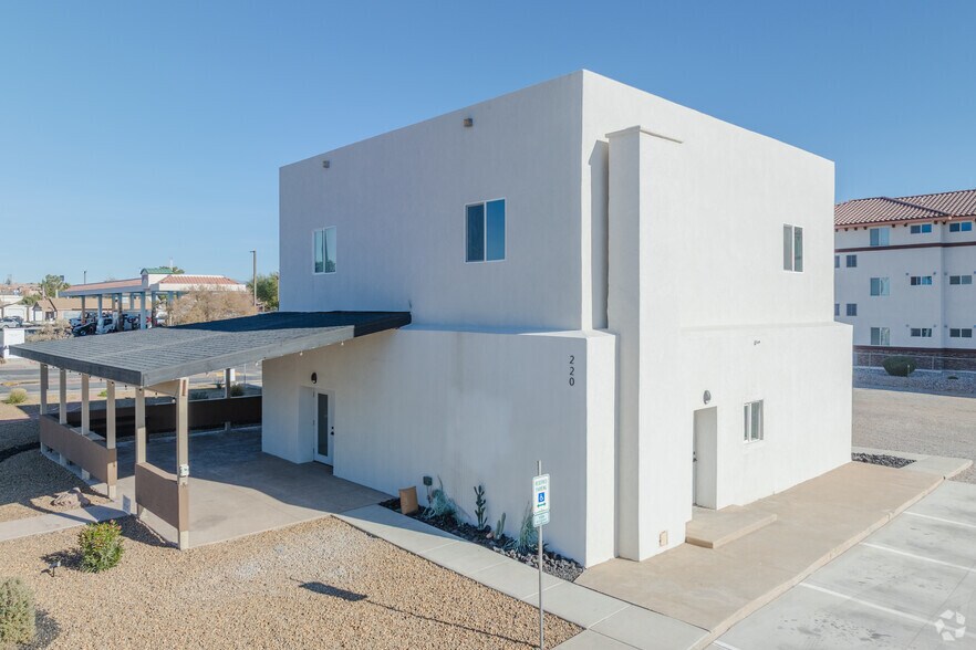 More Photos Of 220 E Mesquite Blvd, Mesquite Freestanding For Lease