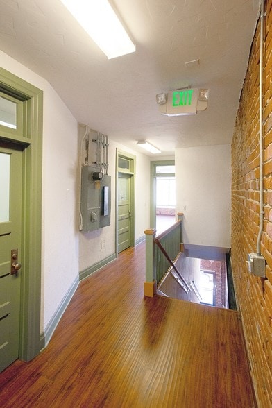 More Photos Of 1002-1008 S Pacific Ave, San Pedro Storefront Retail Office For Lease