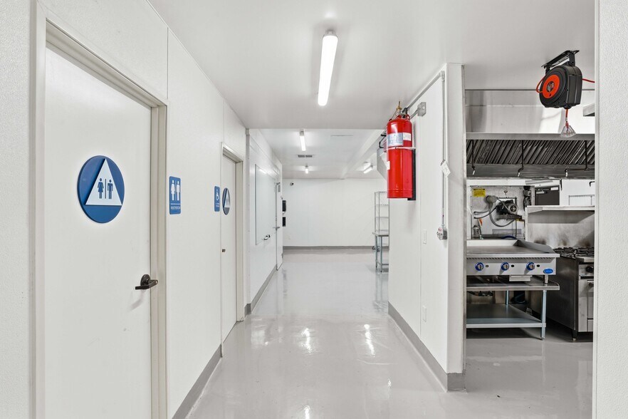 More Photos Of 14071 Polk St, Sylmar Food Processing For Lease