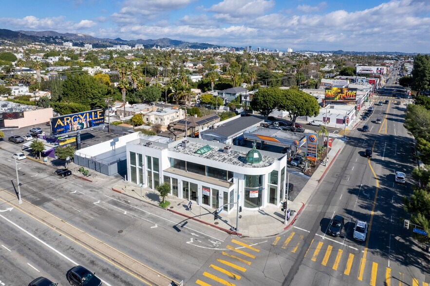 More Photos Of 700 N Fairfax Ave, Los Angeles Storefront For Lease